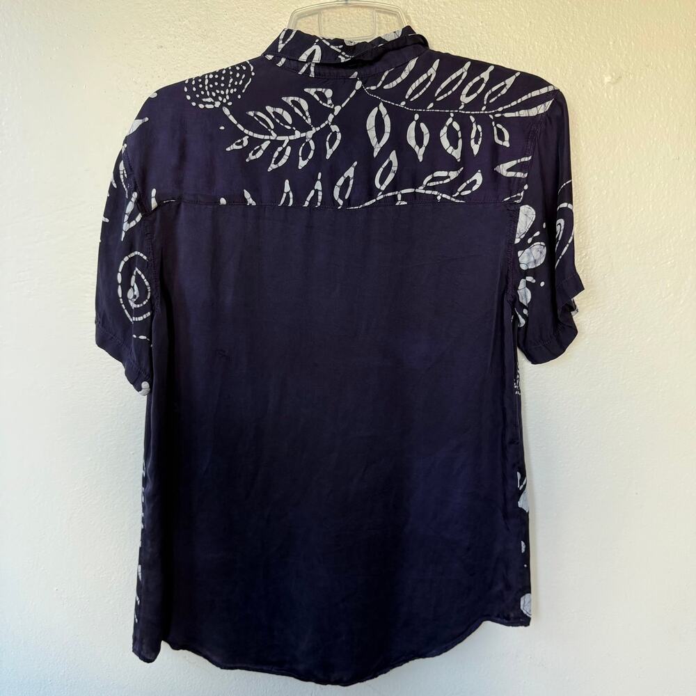 Kedara fits Men‘s Large Navy Blue White Buttondown shirt abstract print - Picture 4 of 4